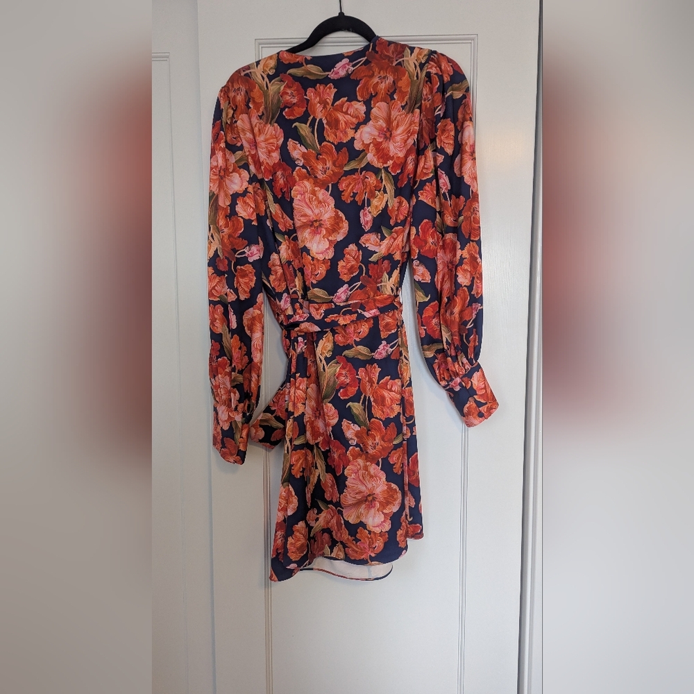 NWT Bubble Sleeve Wrap Dress - Picture 3 of 5